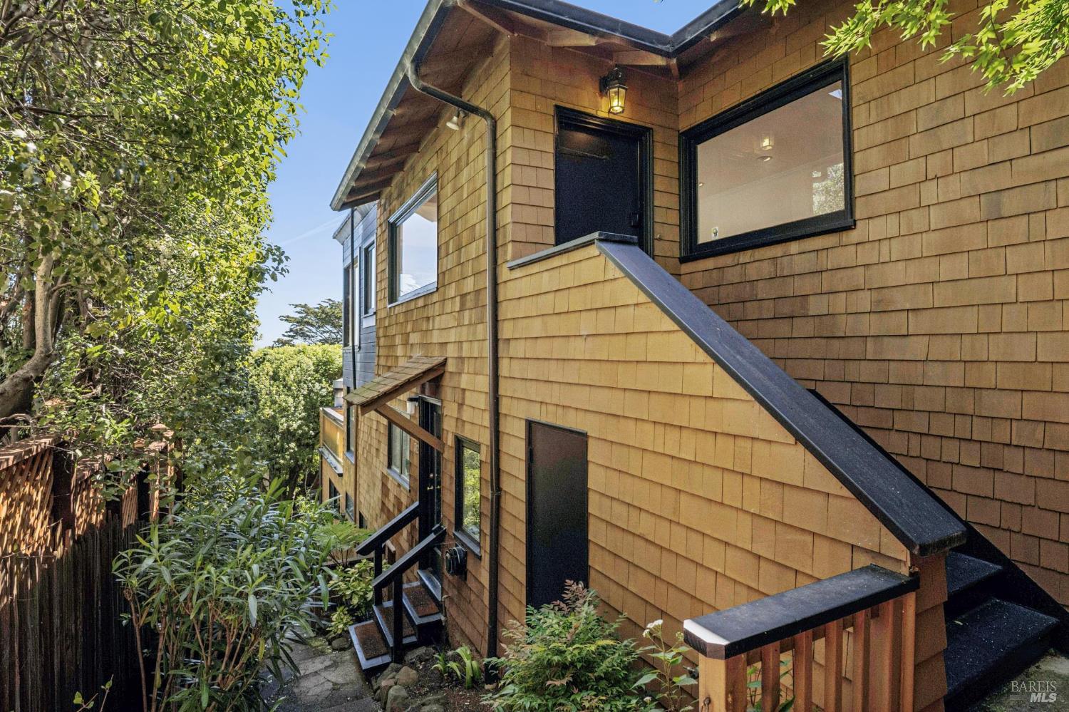 158 Edwards Avenue