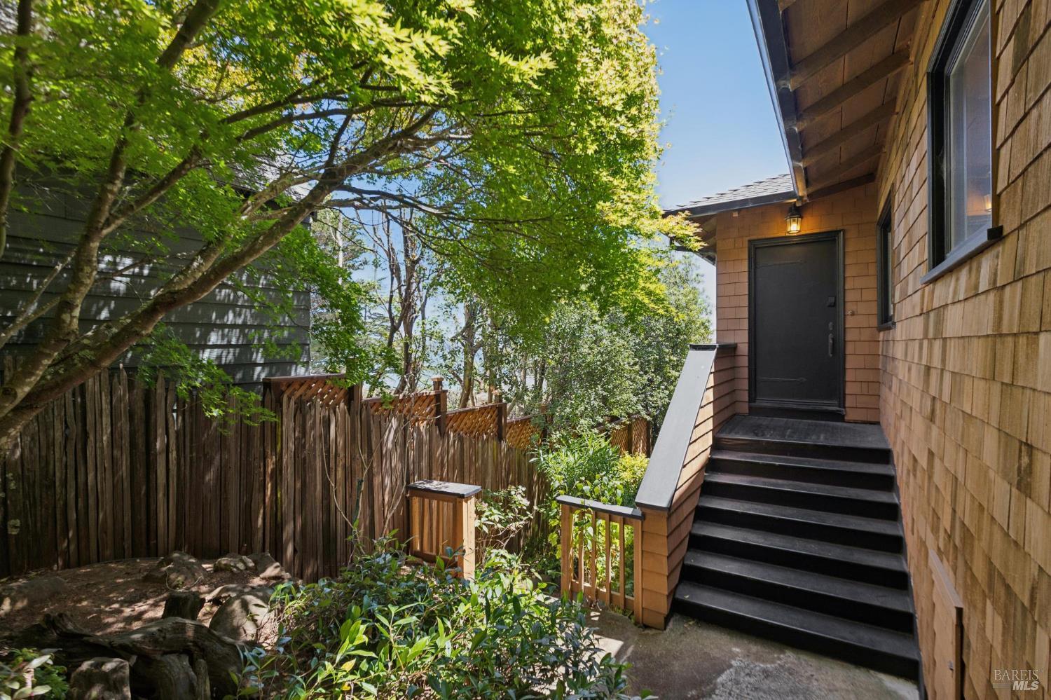 158 Edwards Avenue