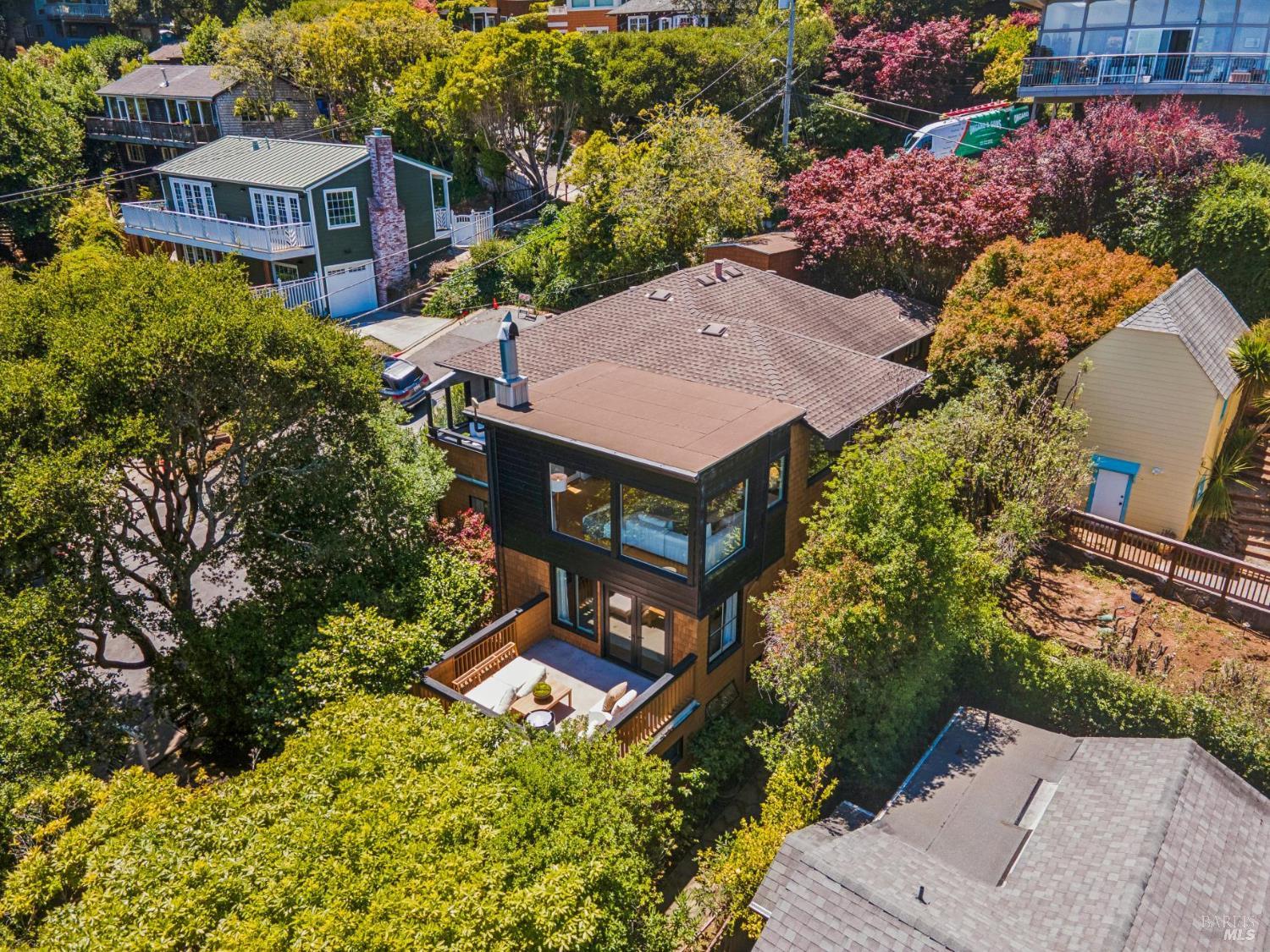 158 Edwards Avenue