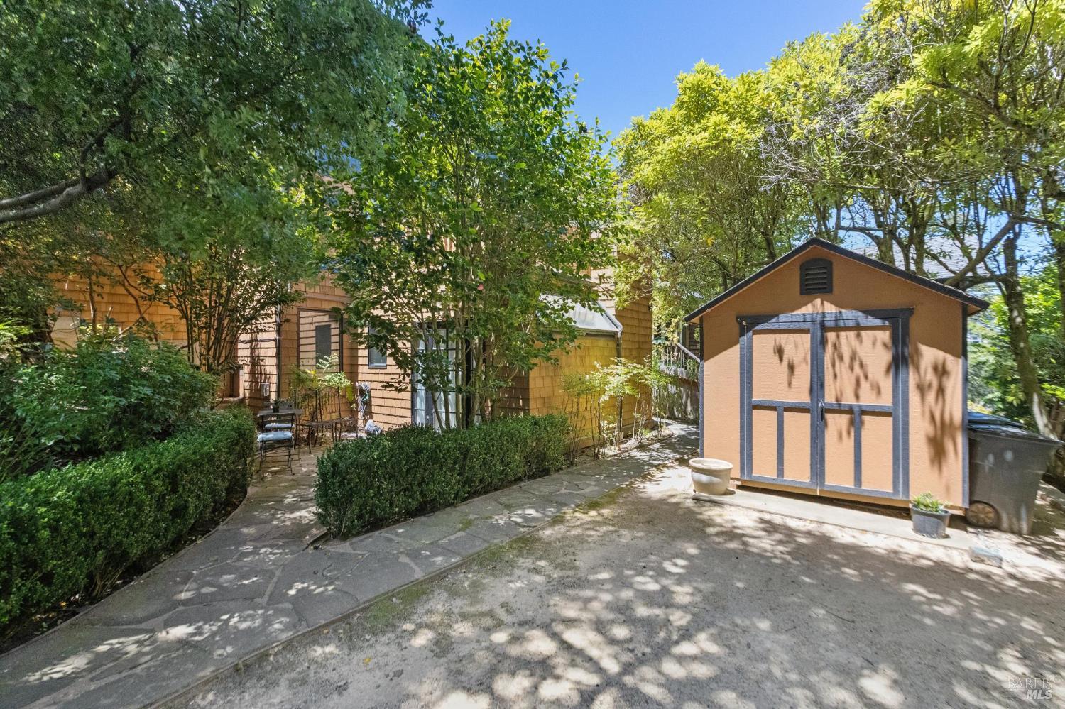 158 Edwards Avenue
