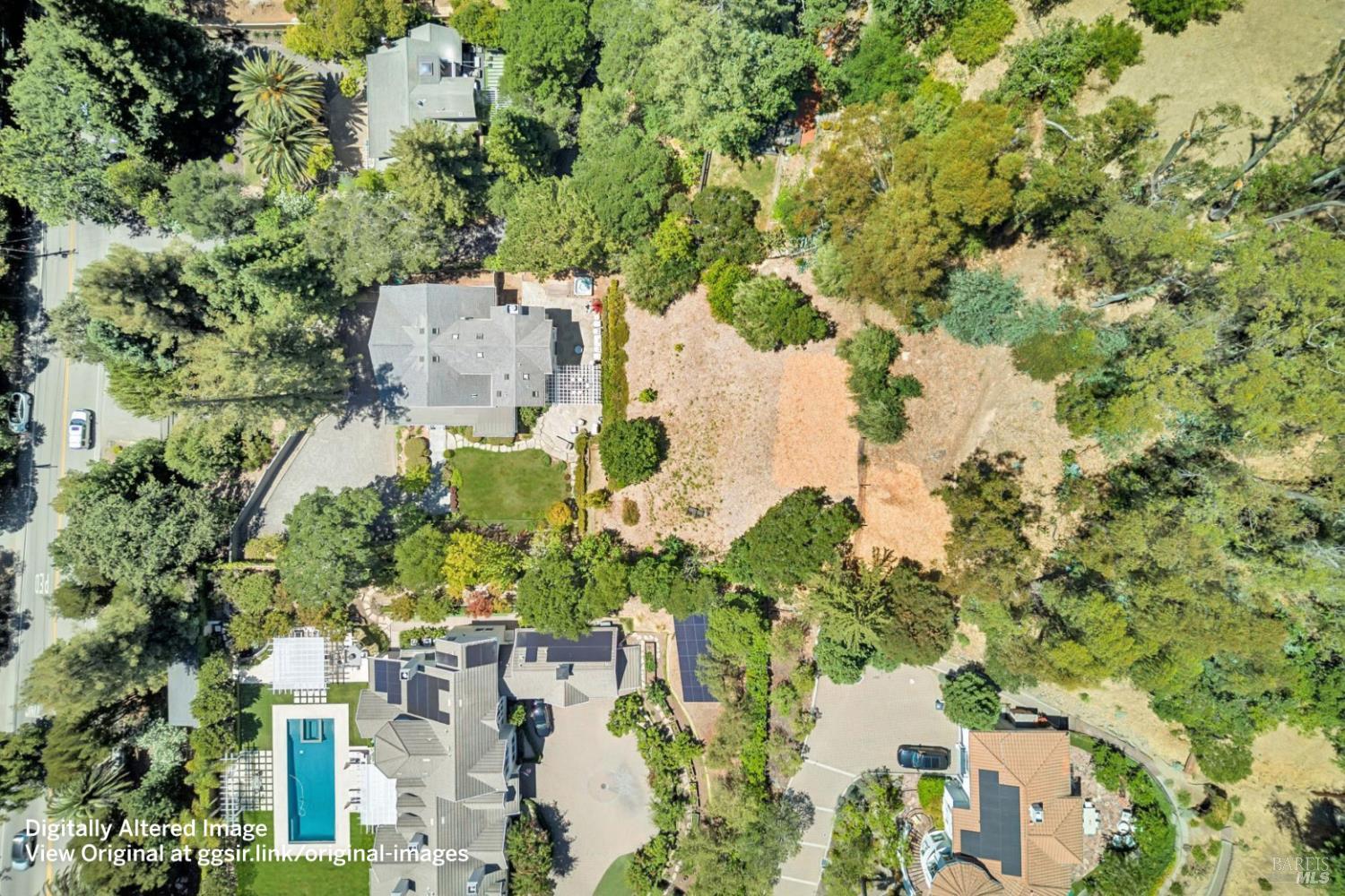 8 Sir Francis Drake Boulevard