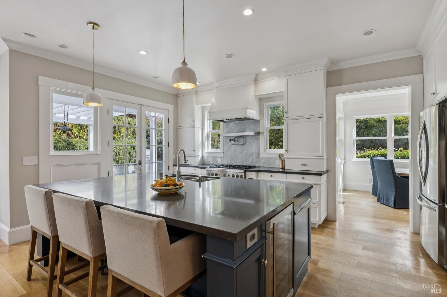 8 Sir Francis Drake Boulevard