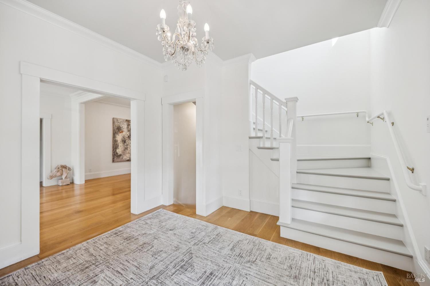 8 Sir Francis Drake Boulevard