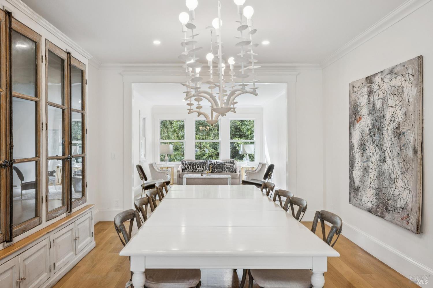 8 Sir Francis Drake Boulevard