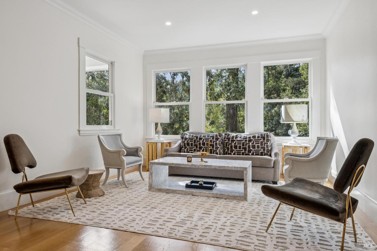 8 Sir Francis Drake Boulevard