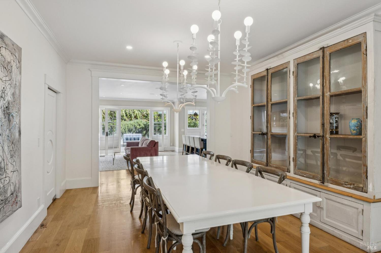 8 Sir Francis Drake Boulevard