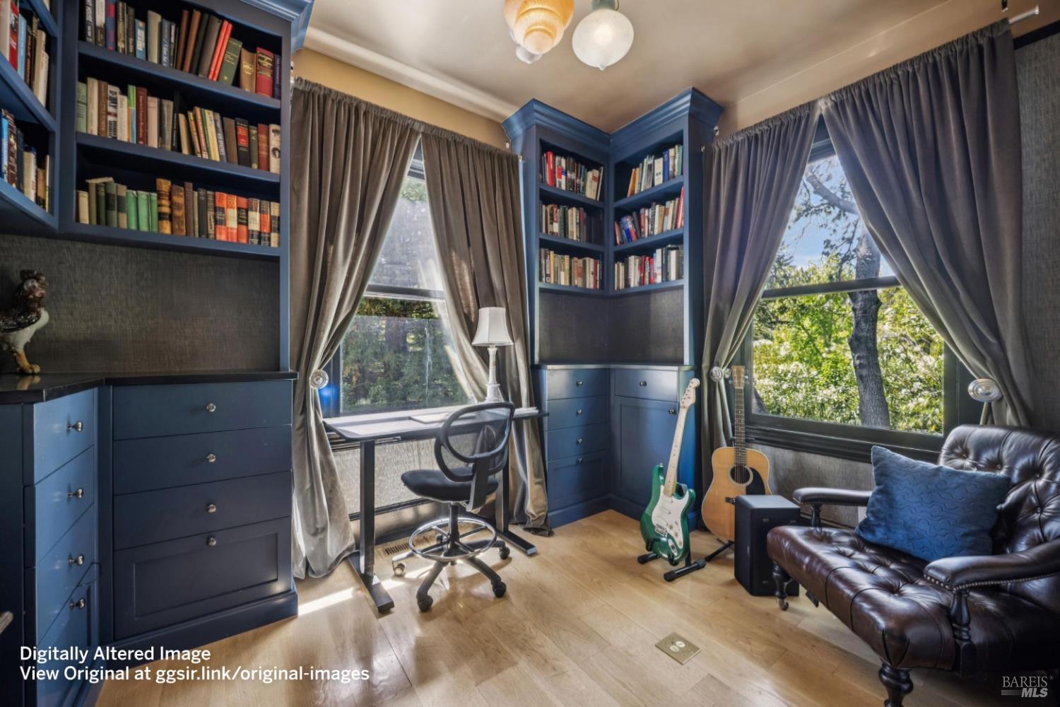 8 Sir Francis Drake Boulevard