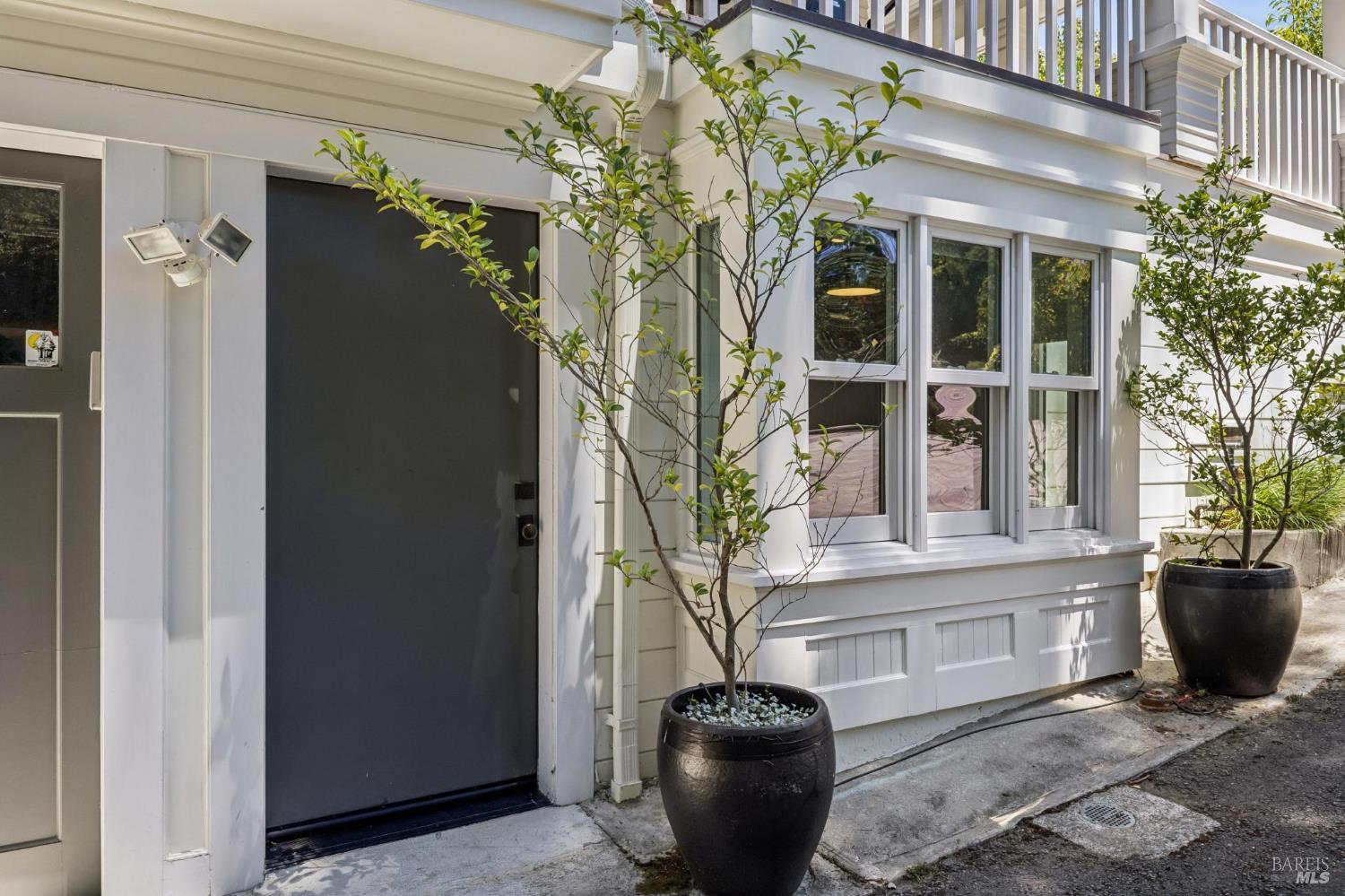 8 Sir Francis Drake Boulevard
