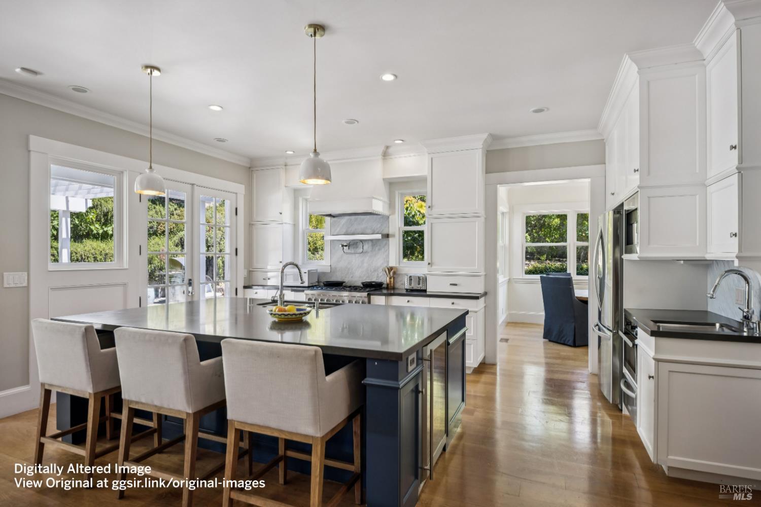 8 Sir Francis Drake Boulevard