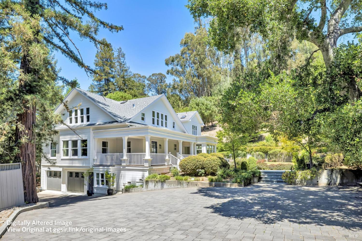 8 Sir Francis Drake Boulevard