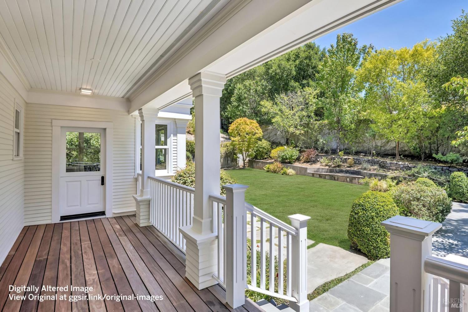8 Sir Francis Drake Boulevard