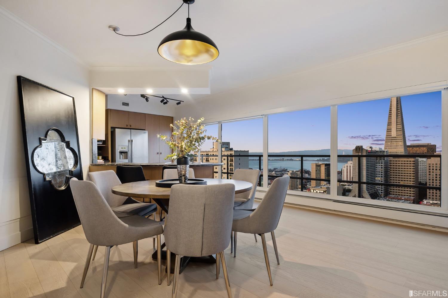 30 Miller Place Unit: 8