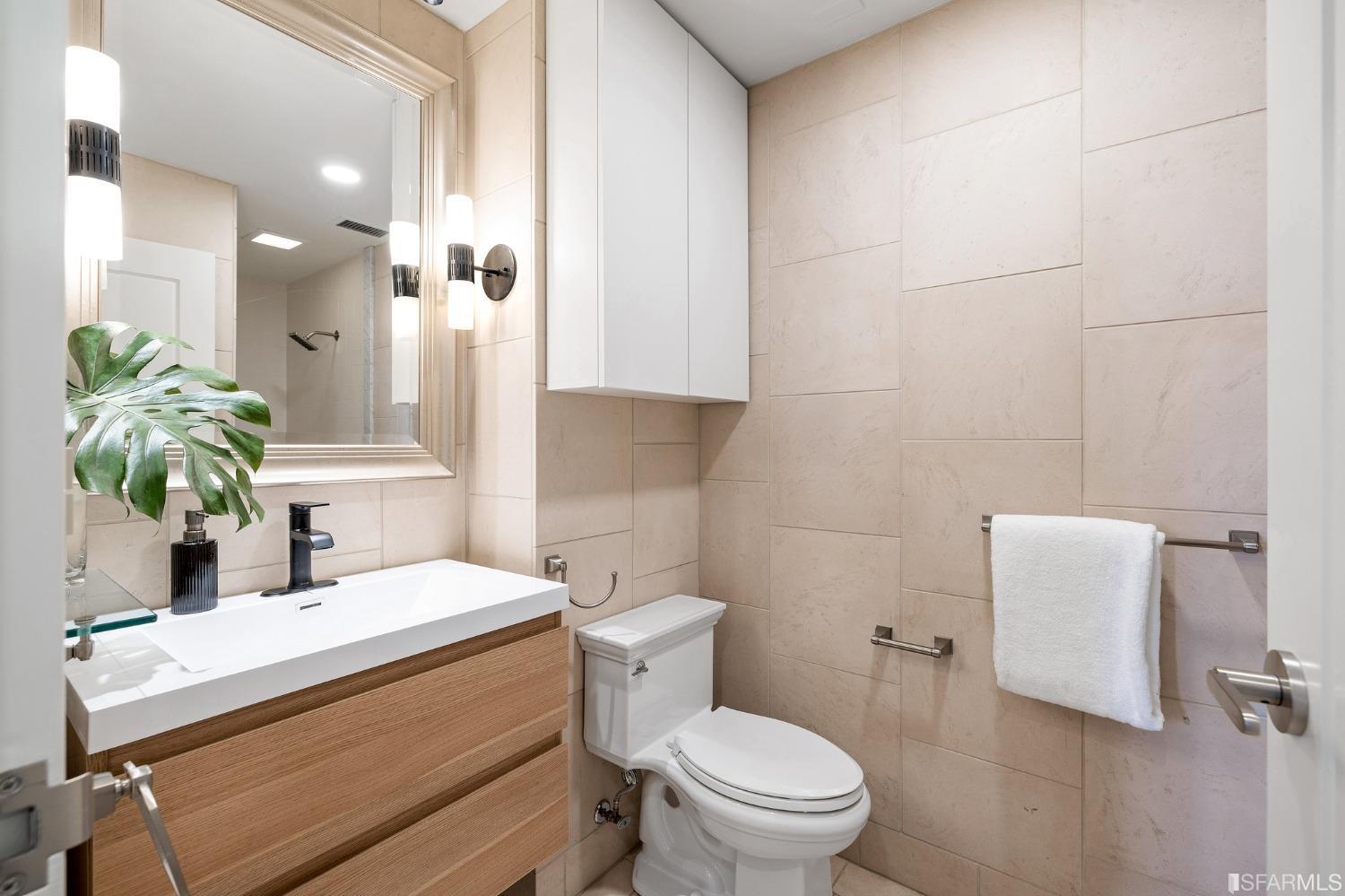 30 Miller Place Unit: 8