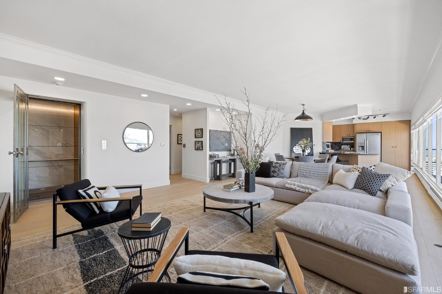 30 Miller Place Unit: 8