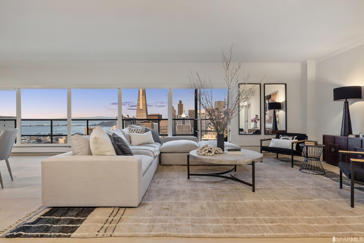 30 Miller Place Unit: 8