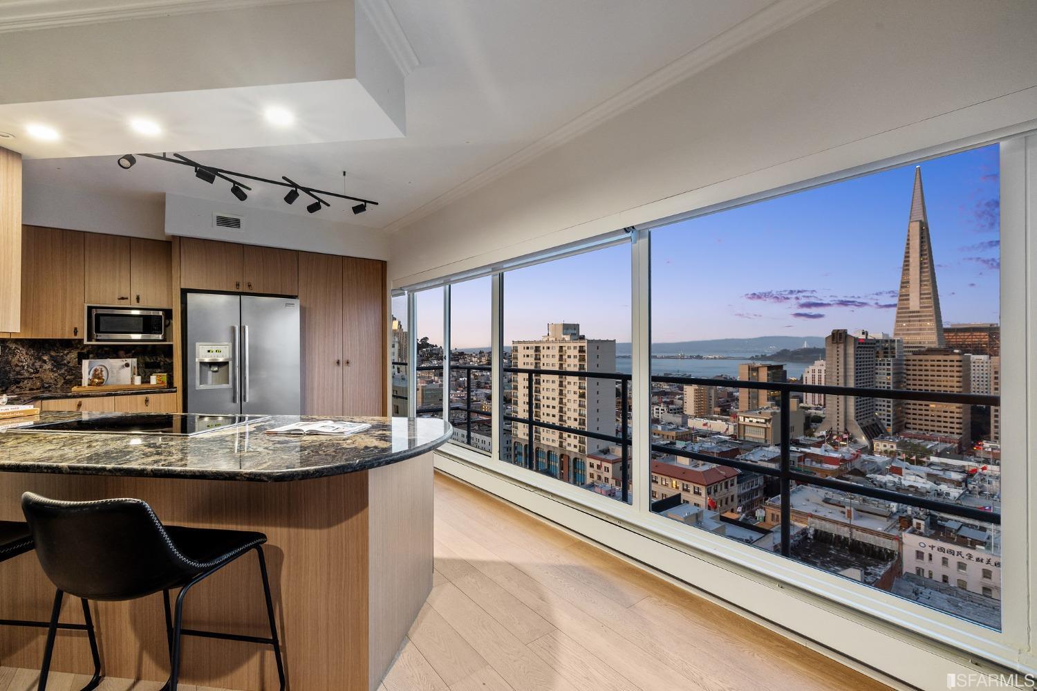 30 Miller Place Unit: 8