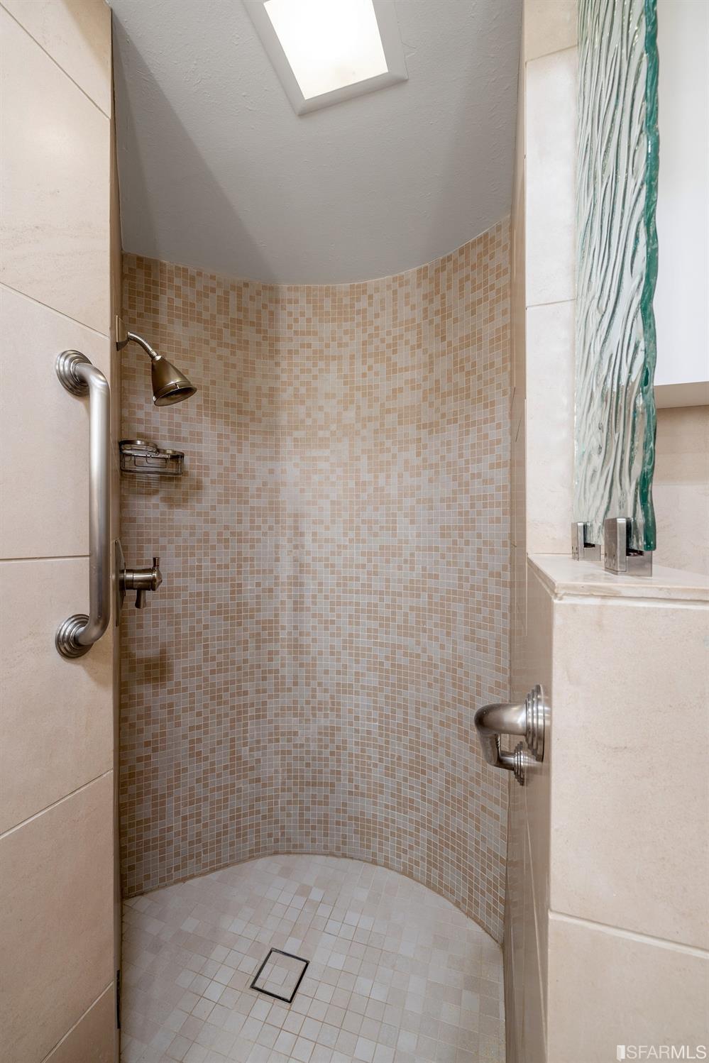 30 Miller Place Unit: 8