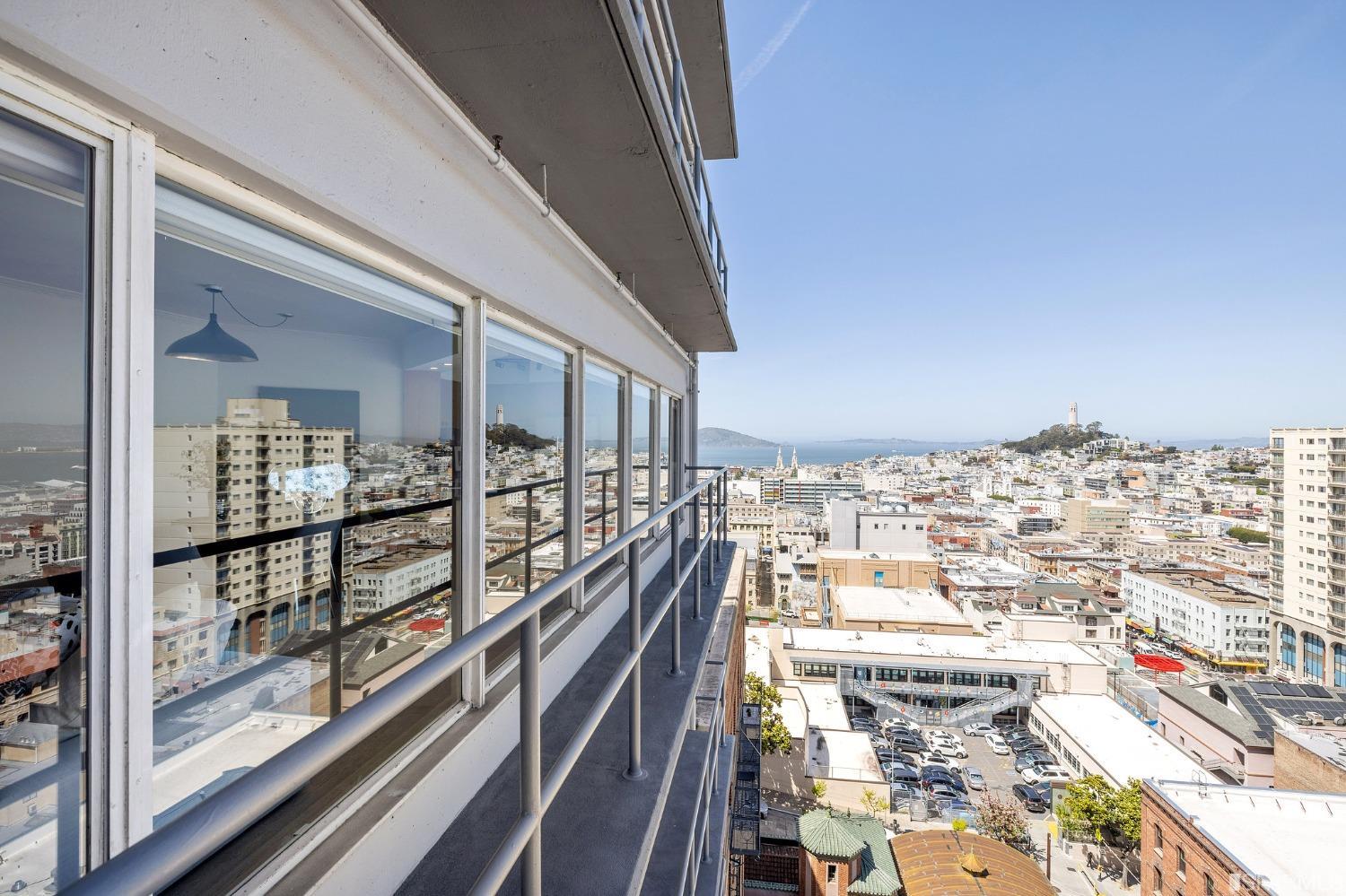 30 Miller Place Unit: 8