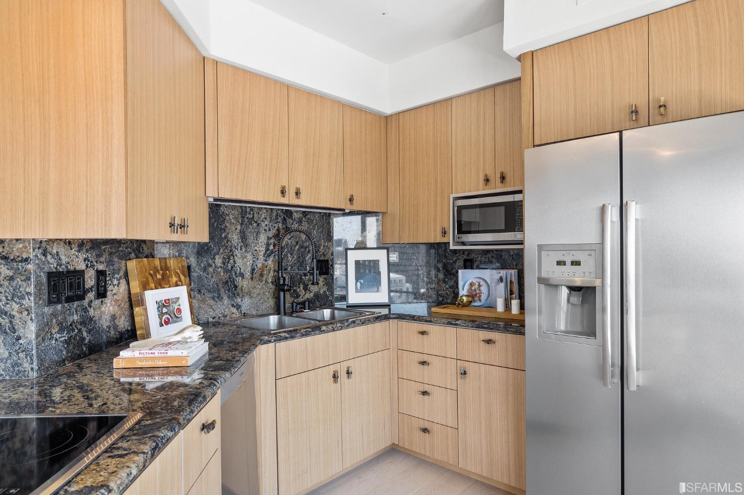 30 Miller Place Unit: 8