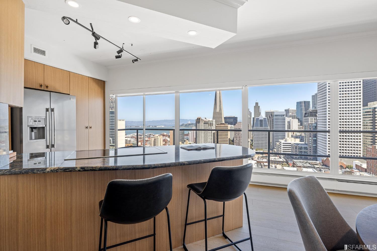 30 Miller Place Unit: 8