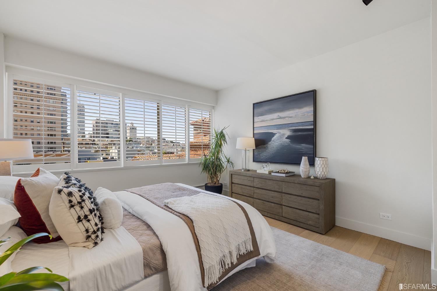 30 Miller Place Unit: 8