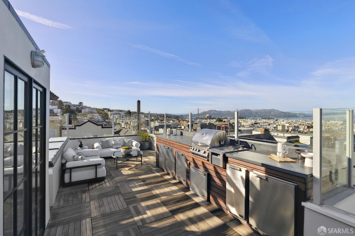 2950 Fillmore Street