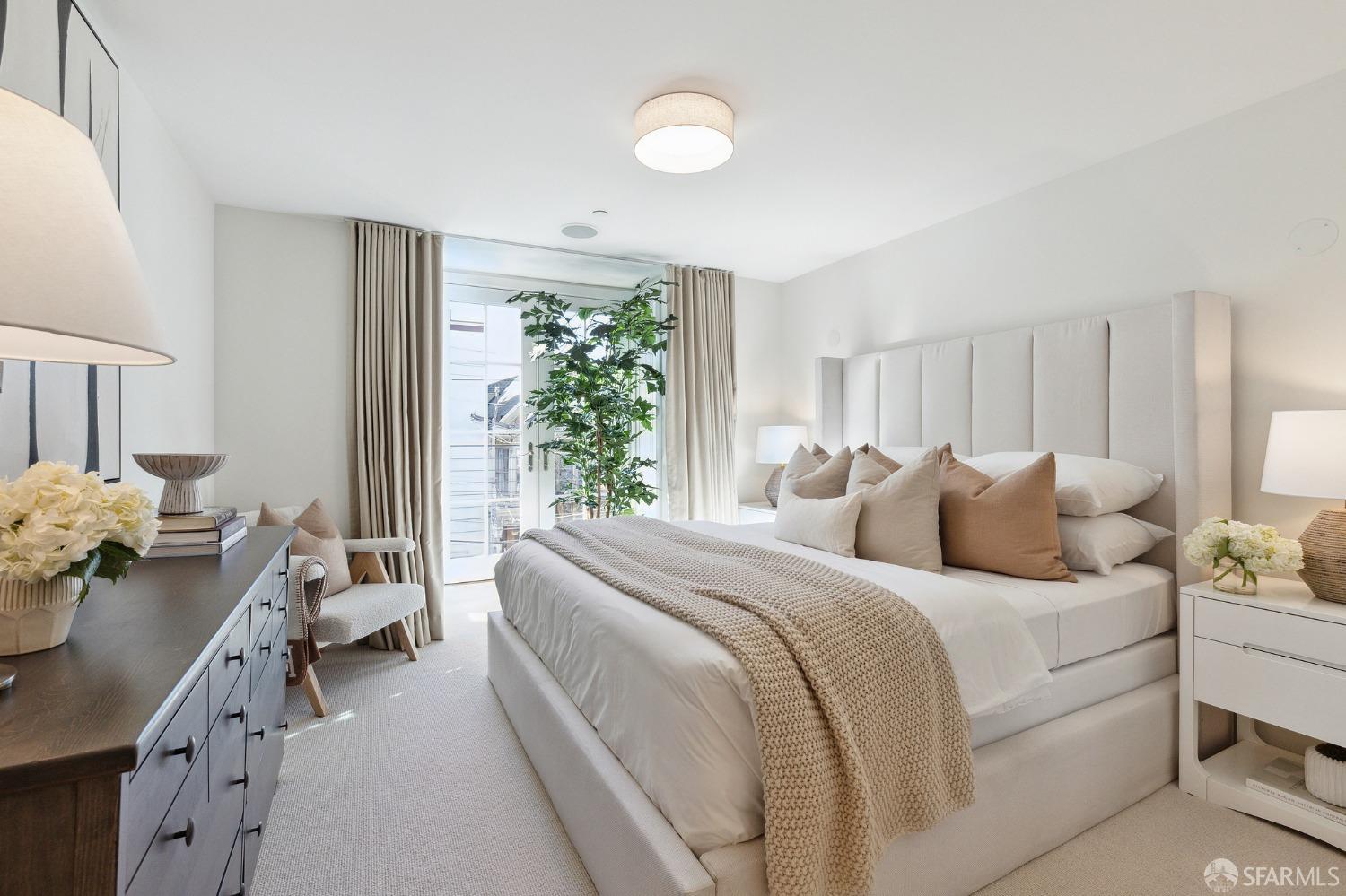 2950 Fillmore Street