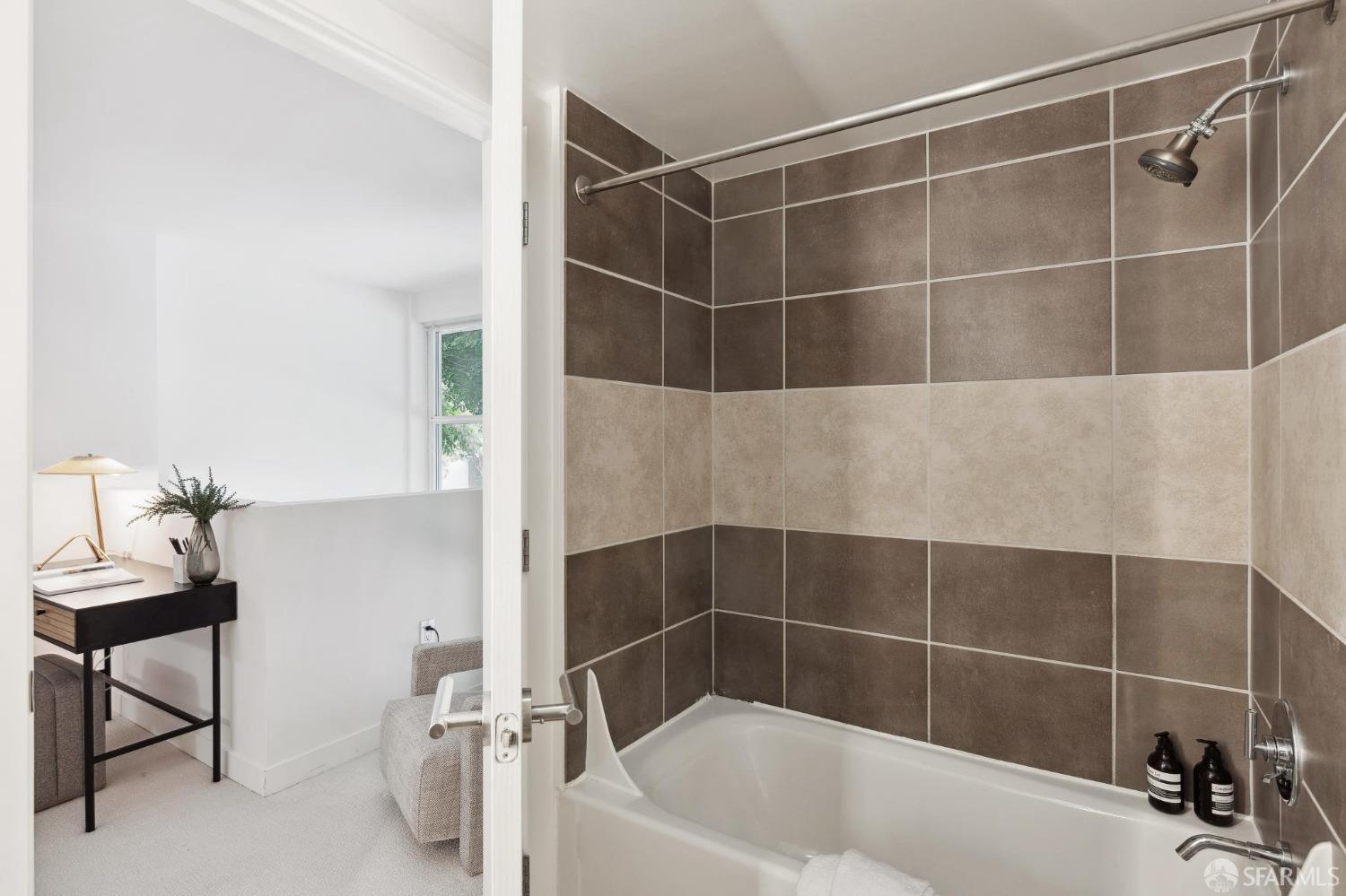 300 Berry Street # 116