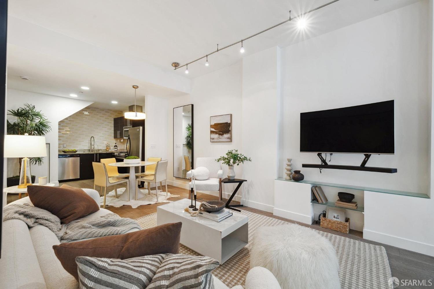 300 Berry Street # 116