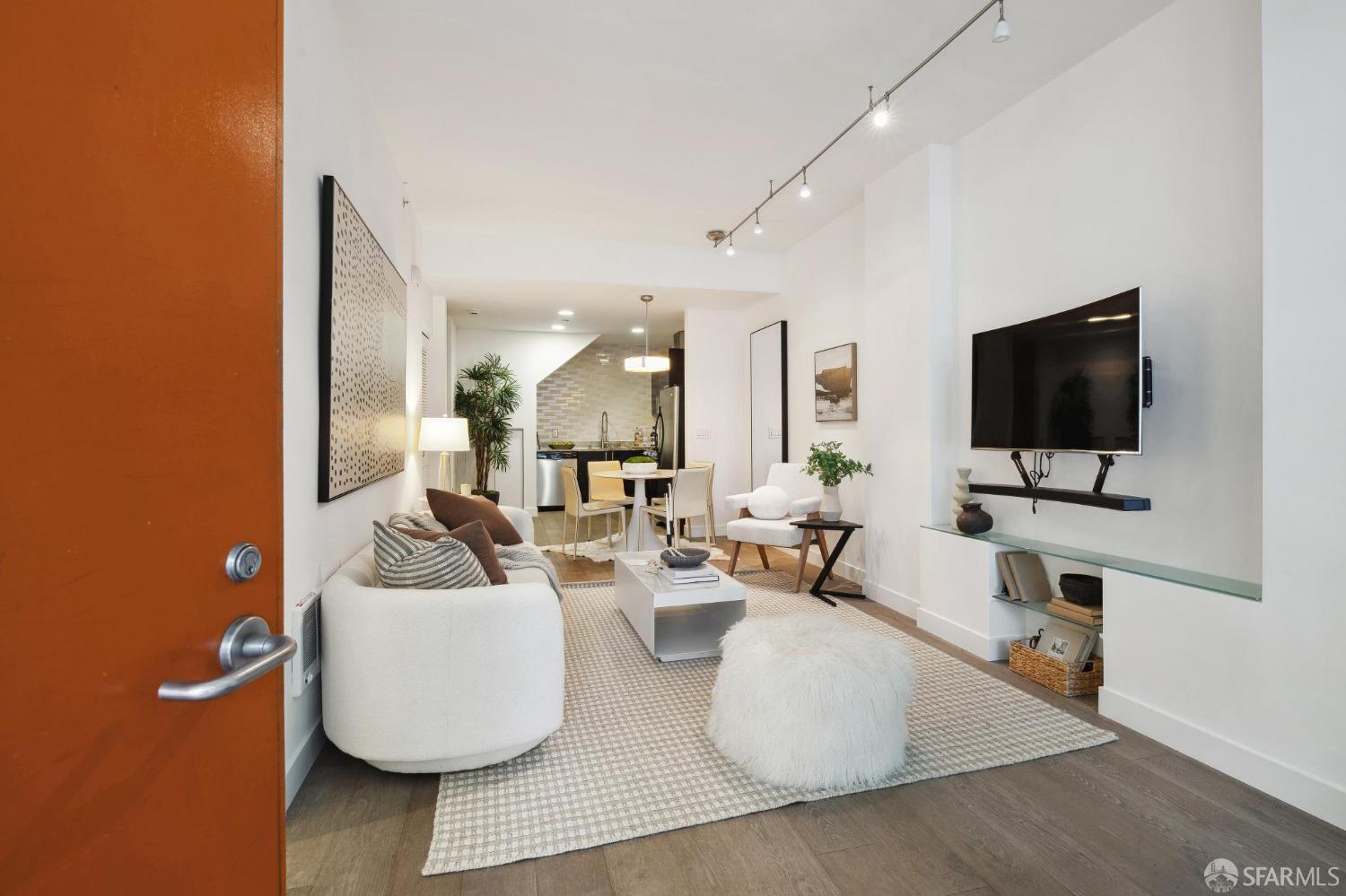 300 Berry Street # 116