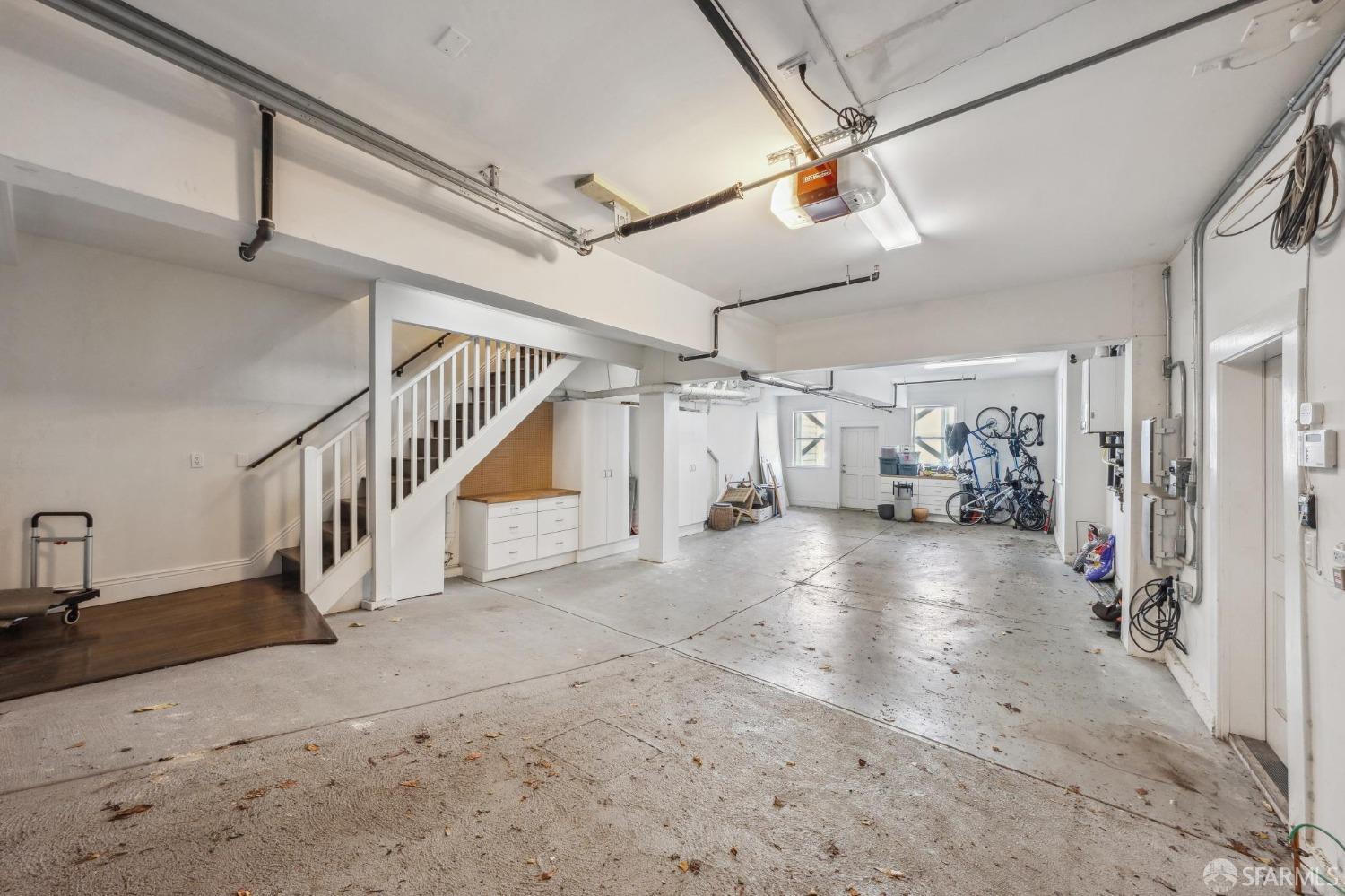 2106 Leavenworth Street