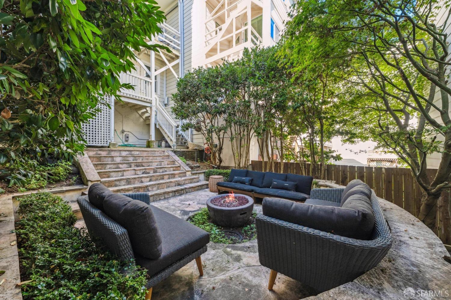 2106 Leavenworth Street