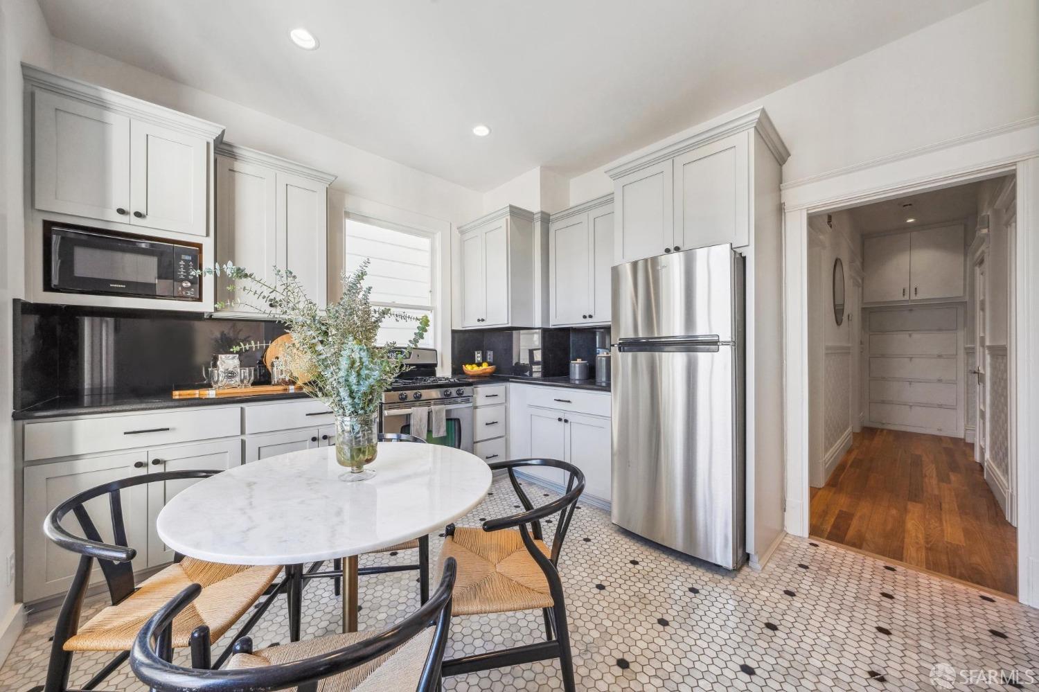 2106 Leavenworth Street