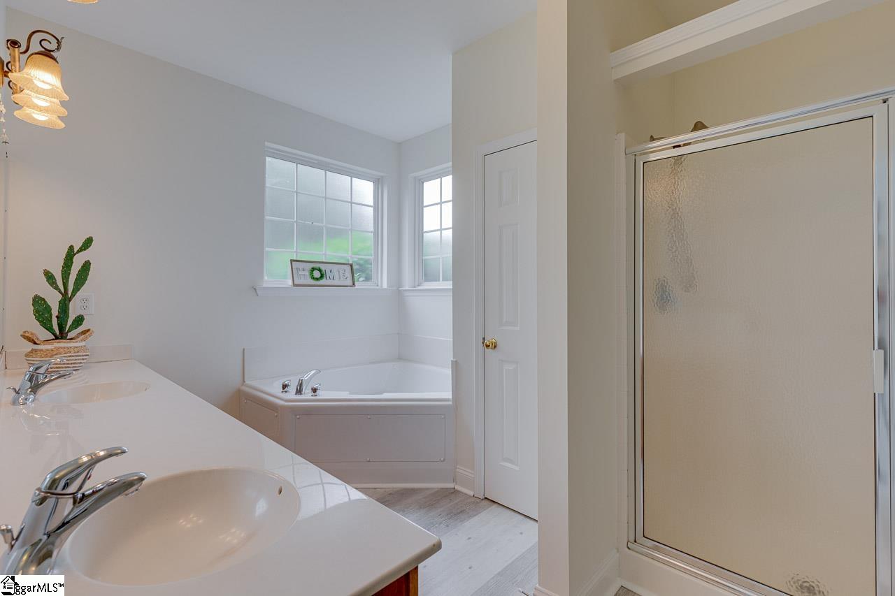 7 Glenbow Court