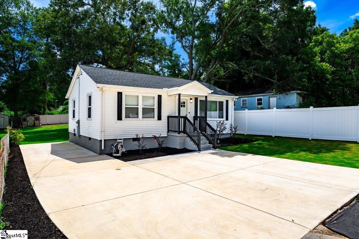 8 Antioch Drive