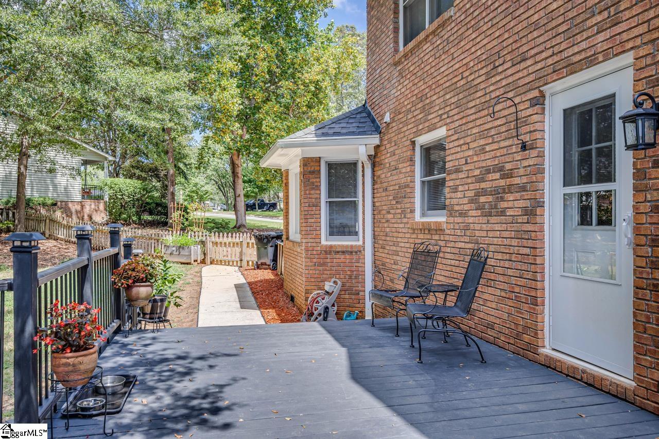 801 Hunters Hill Road