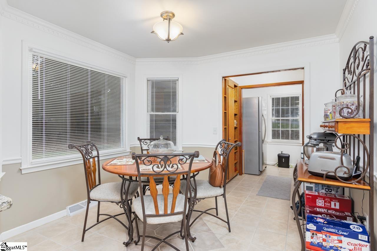801 Hunters Hill Road