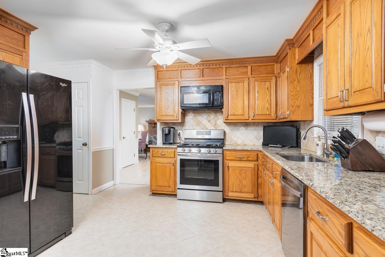 801 Hunters Hill Road