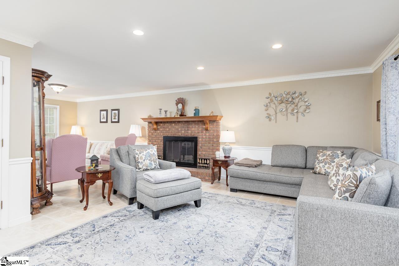 801 Hunters Hill Road
