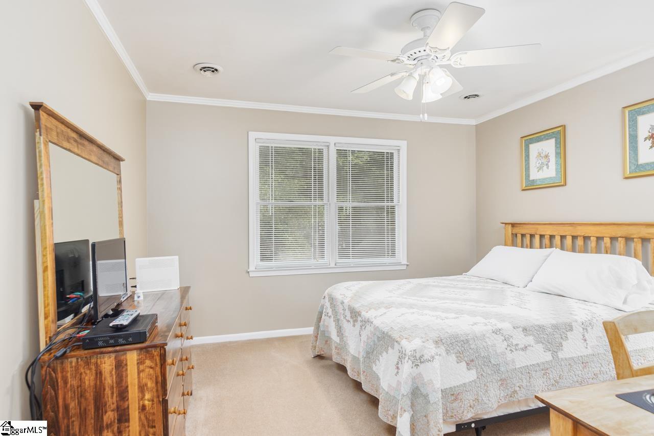 801 Hunters Hill Road