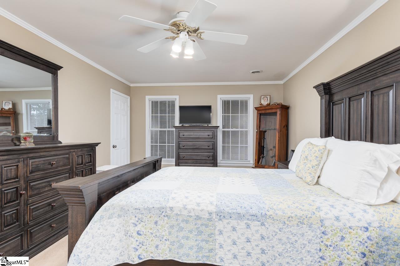 801 Hunters Hill Road