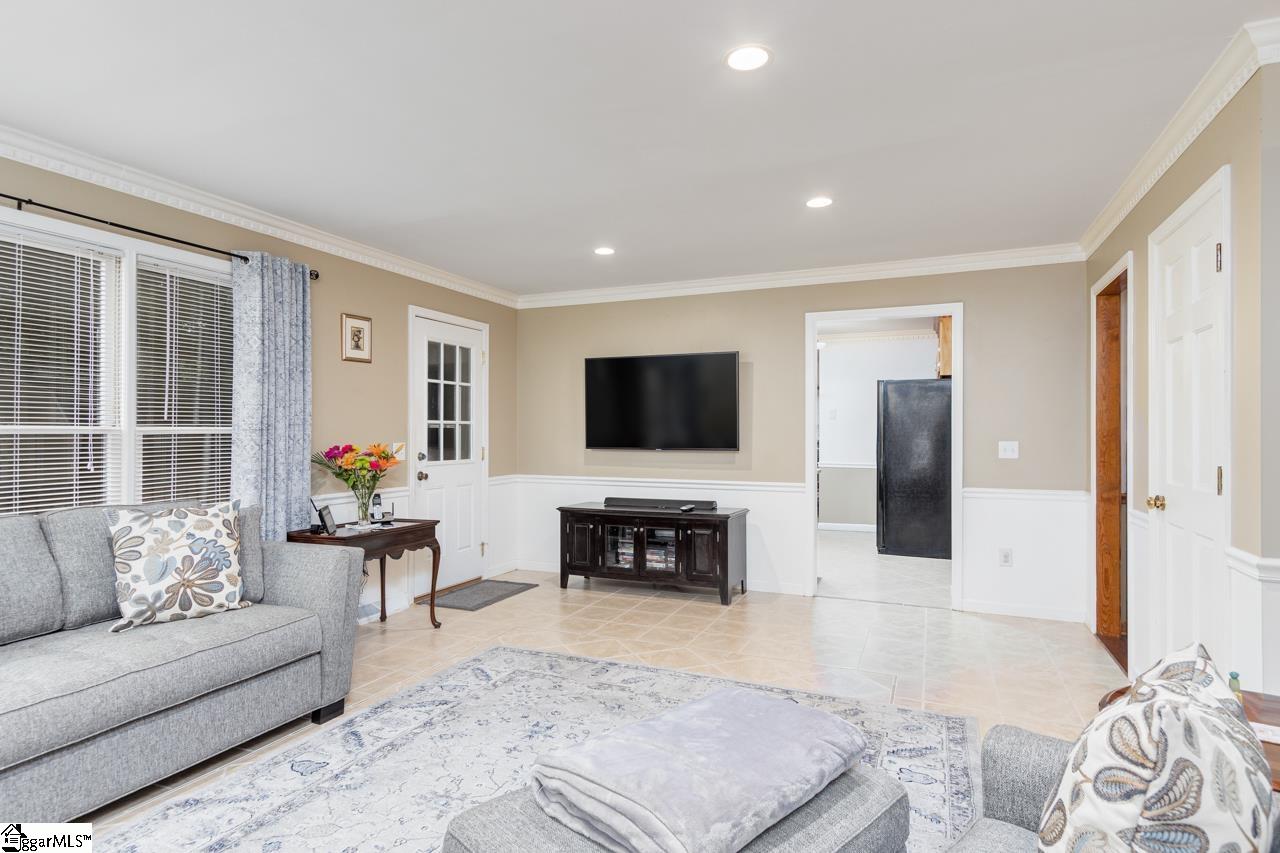 801 Hunters Hill Road