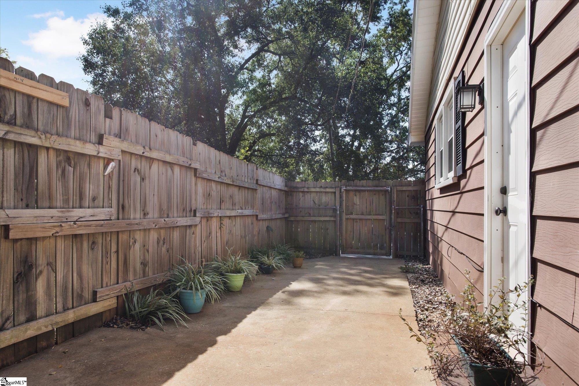 9 El Paso Drive