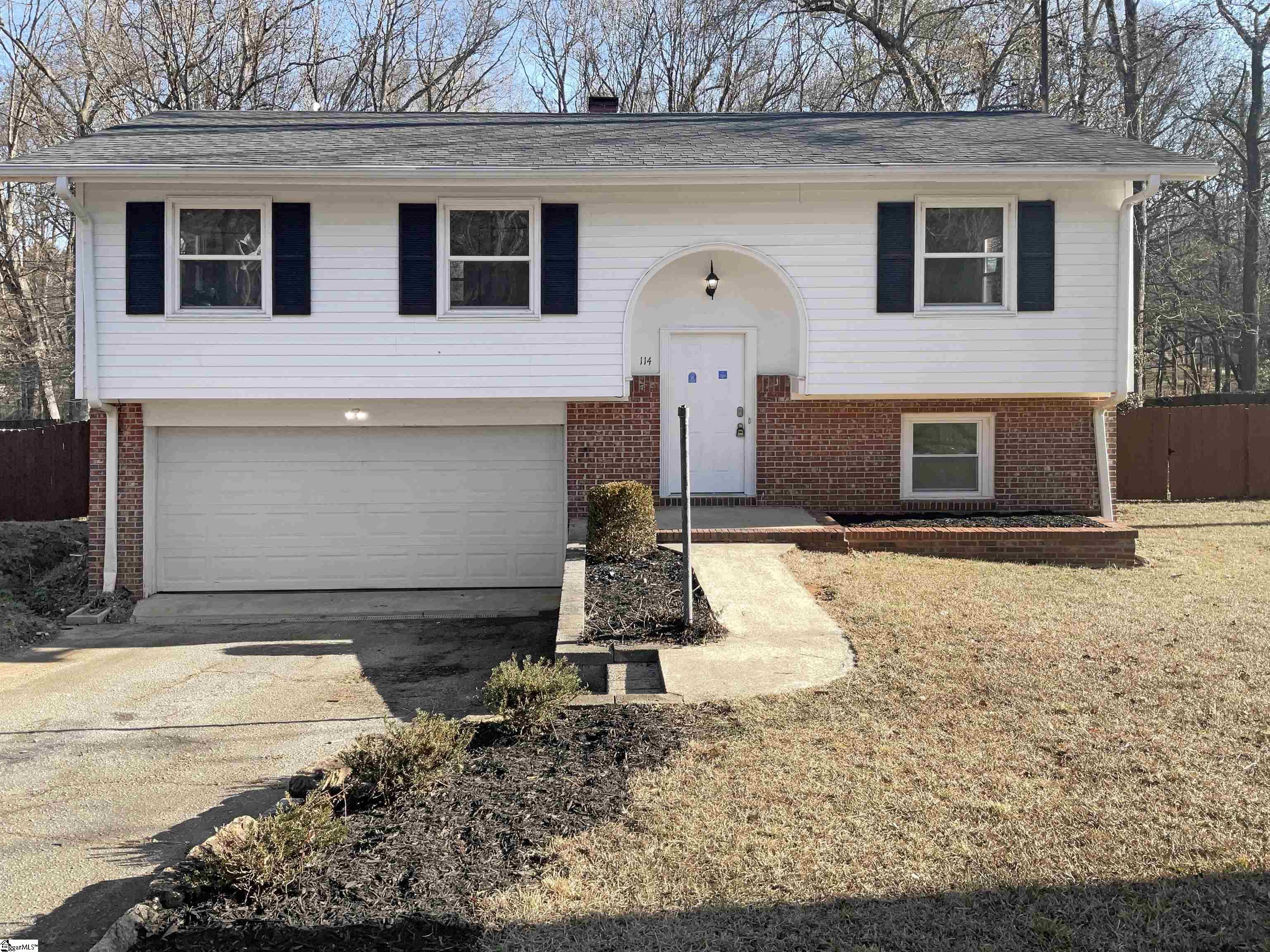 114 Woodridge Circle