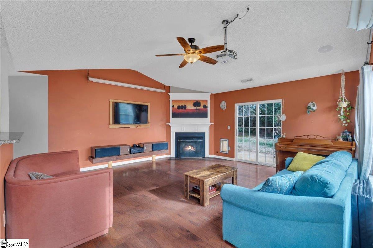 8 Palisades Way