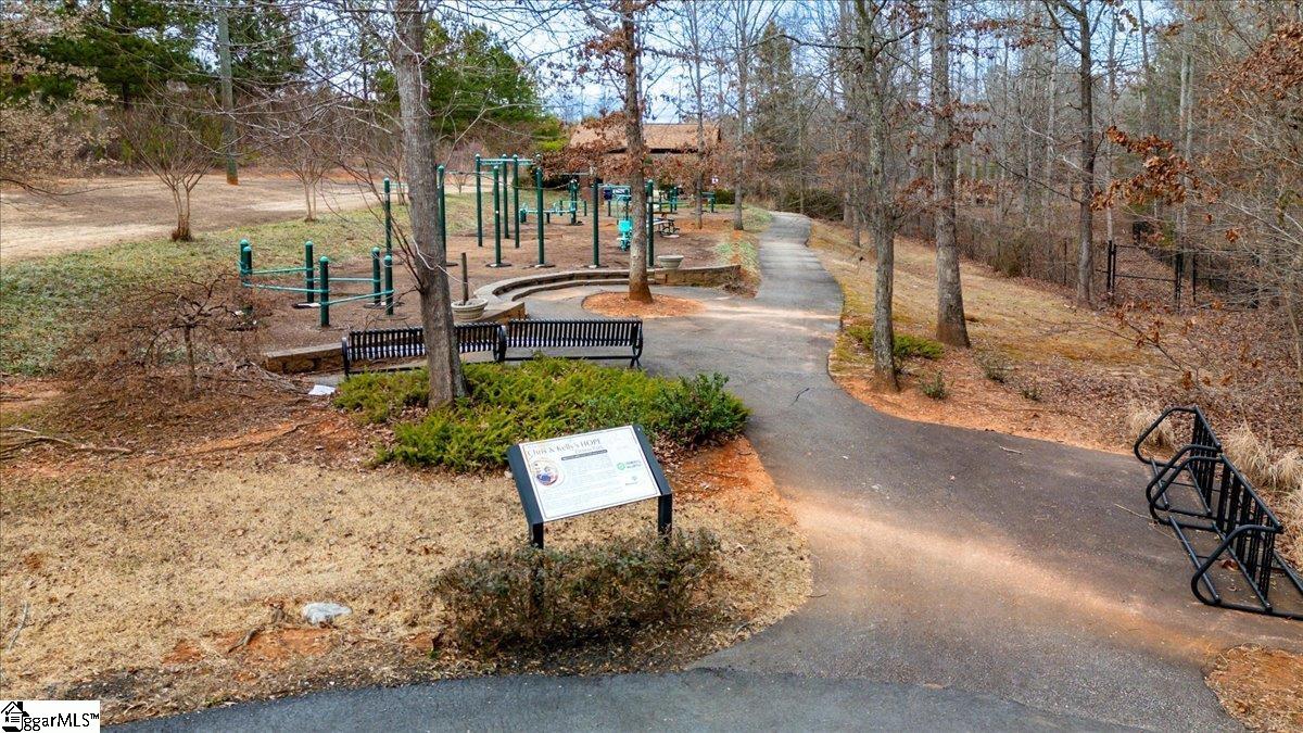 8 Palisades Way