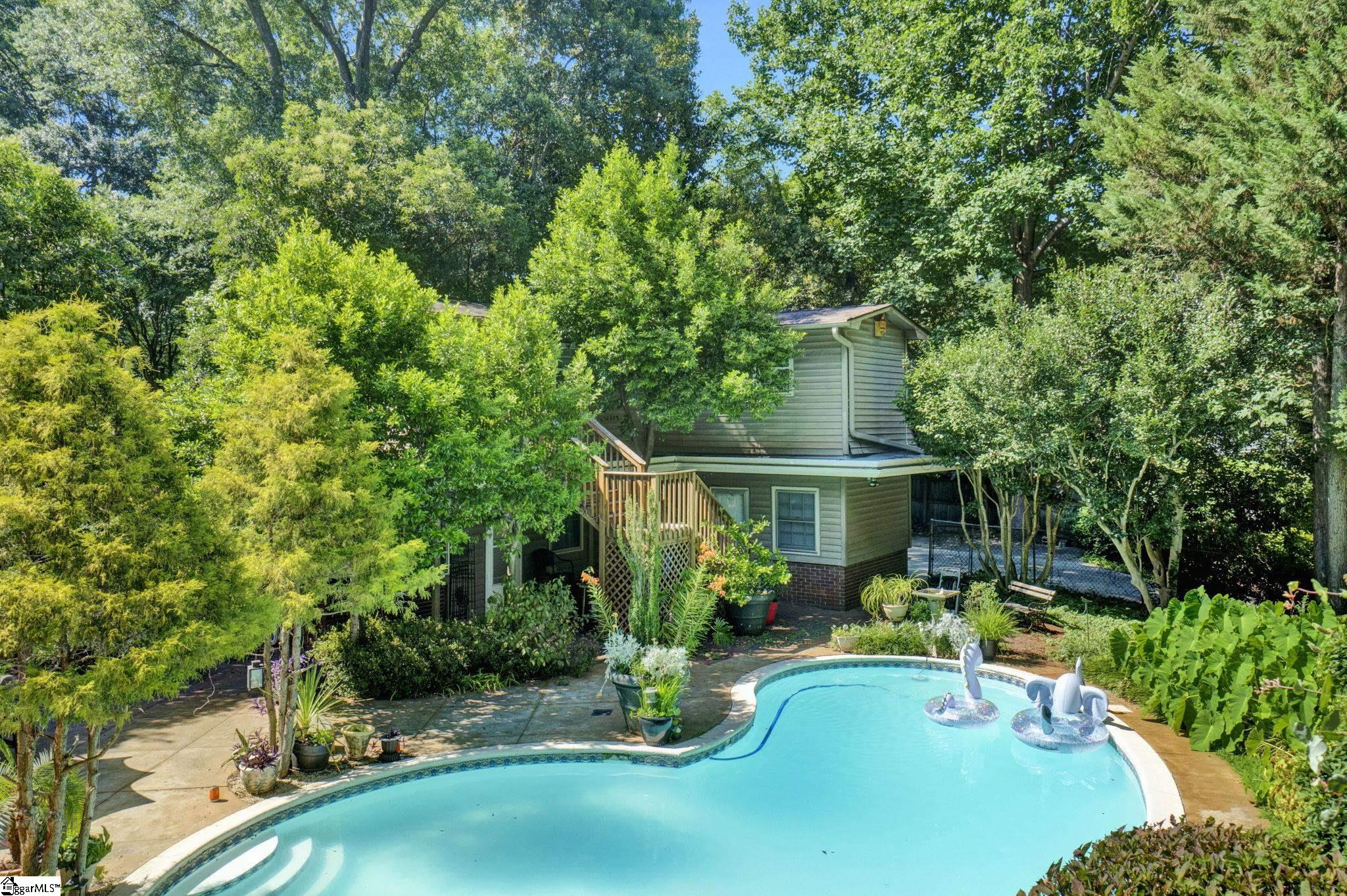 305 E Hillcrest Drive