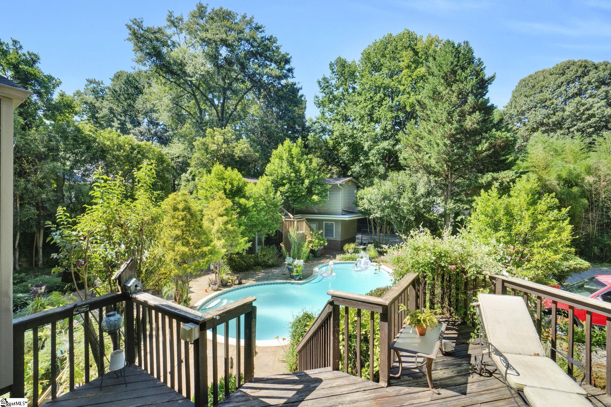 305 E Hillcrest Drive
