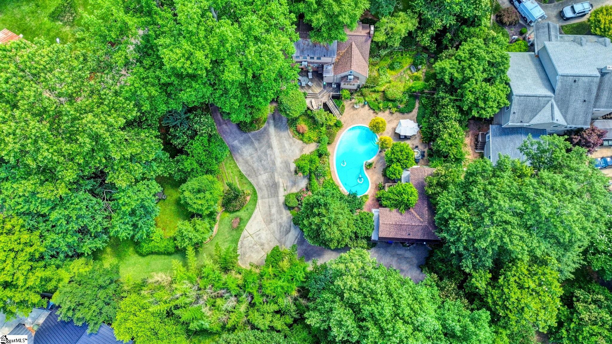 305 E Hillcrest Drive