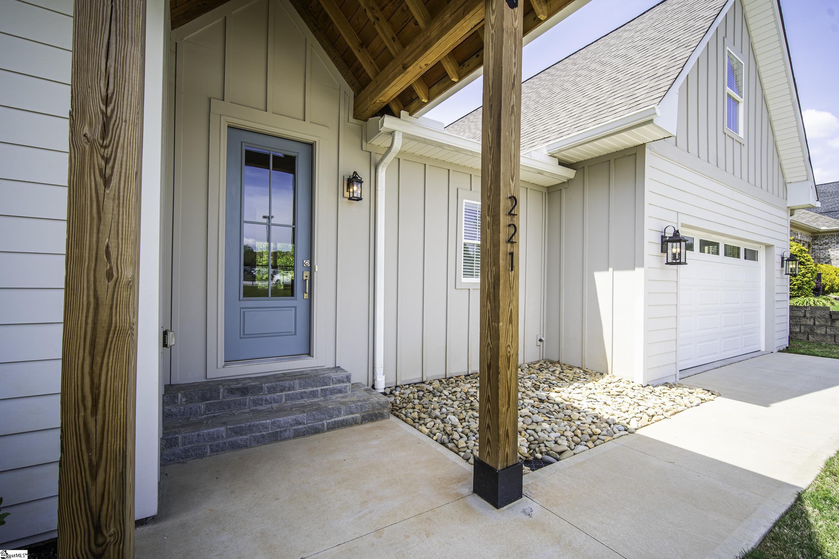 221 Wood River Way